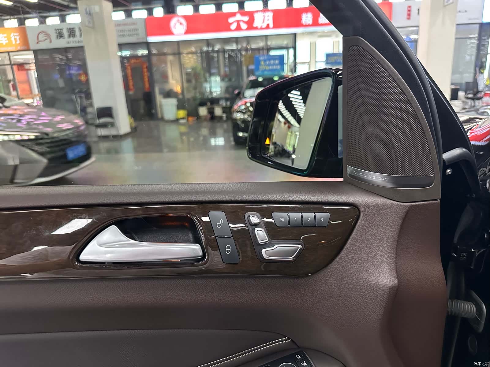 Mercedes-Benz GLS, 2019 12