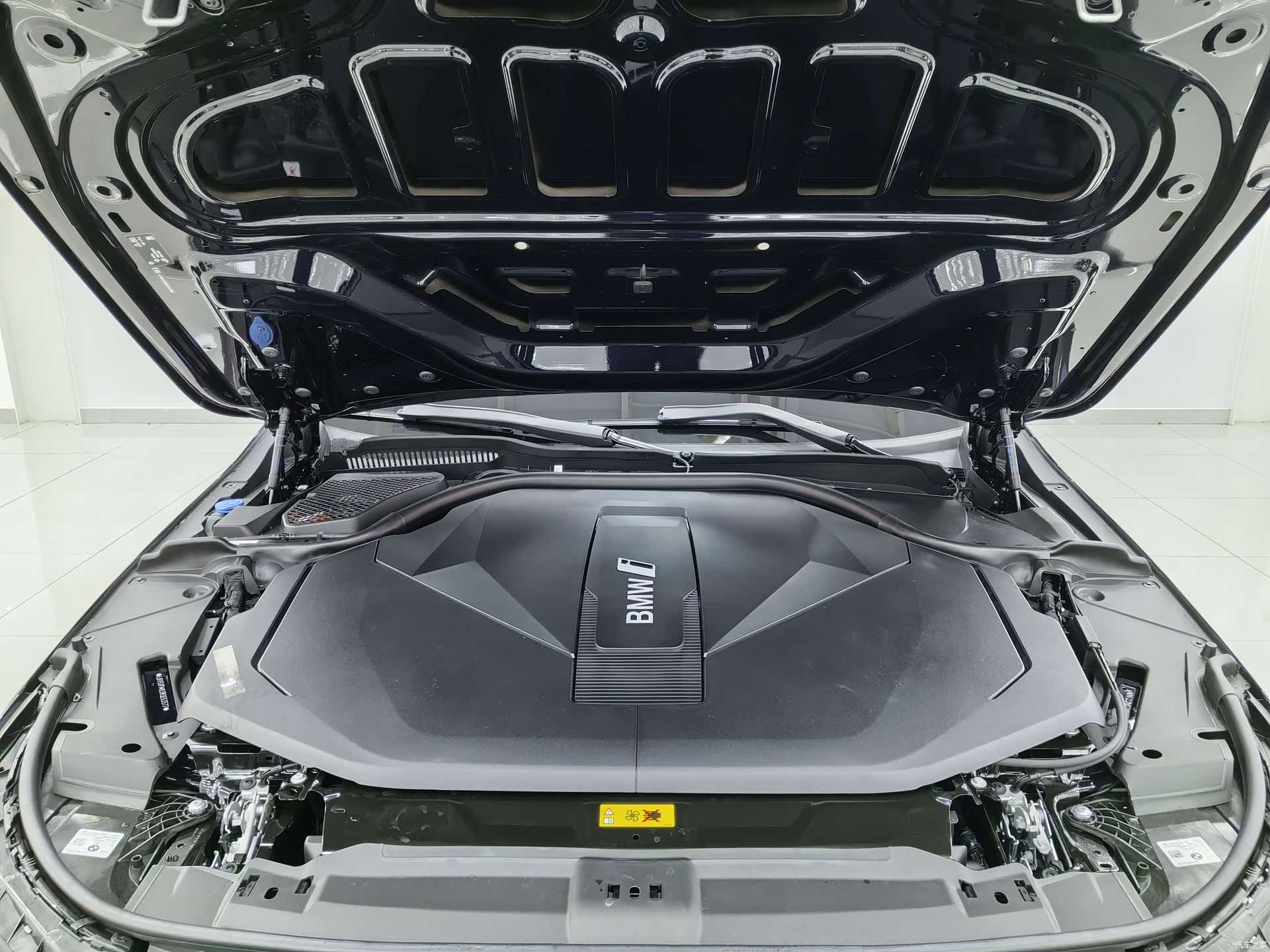 BMW i5, 2024 18