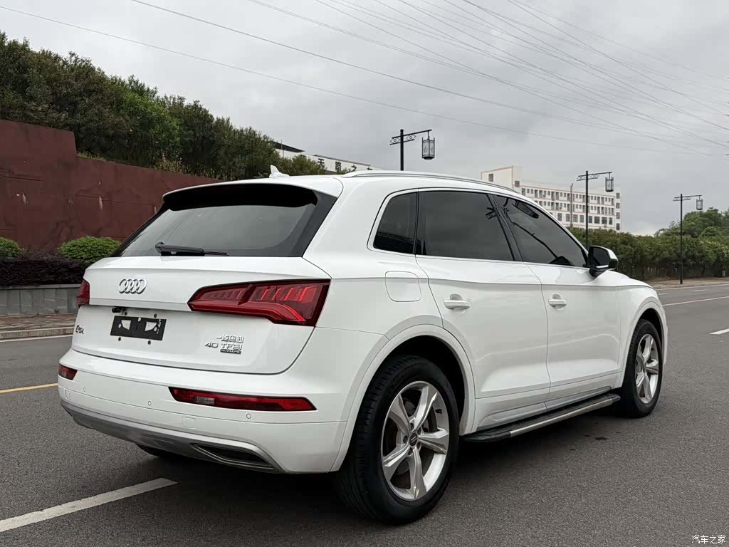 Audi Q5L, 2020 4