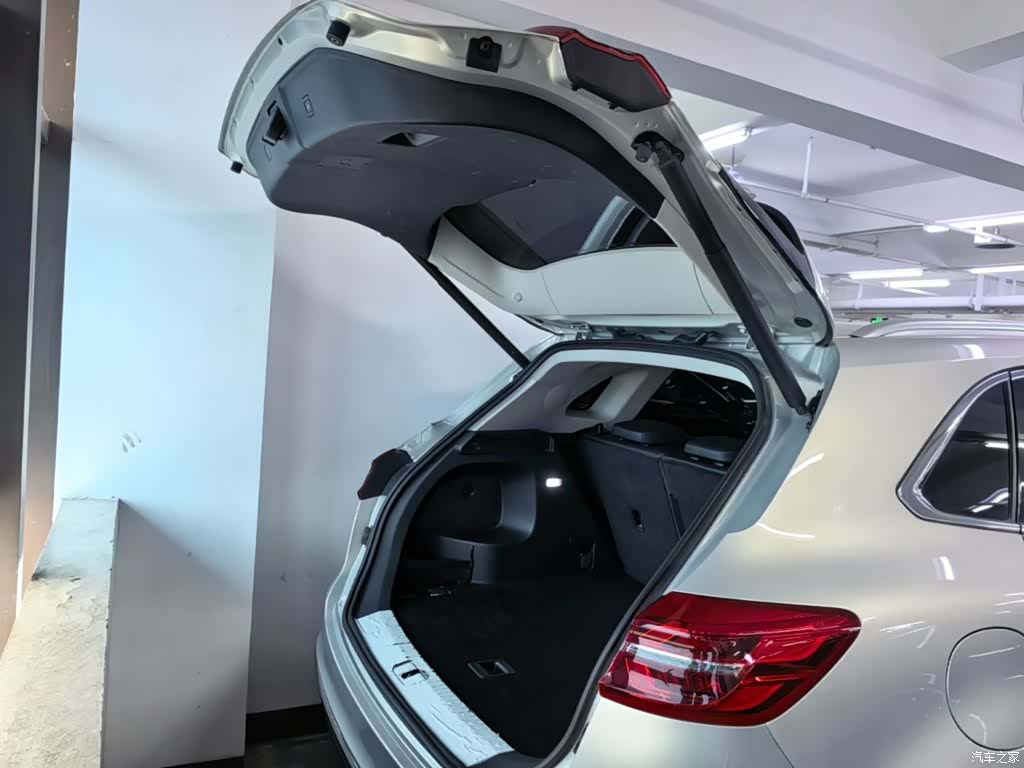 Hongqi HS5, 2022 19