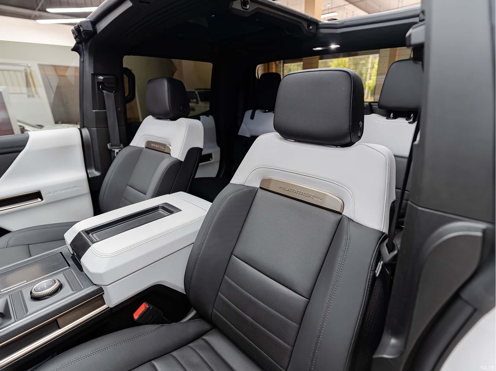 Hummer 3X, 2025 10