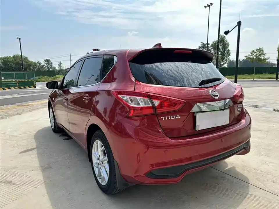 Nissan TIIDA
