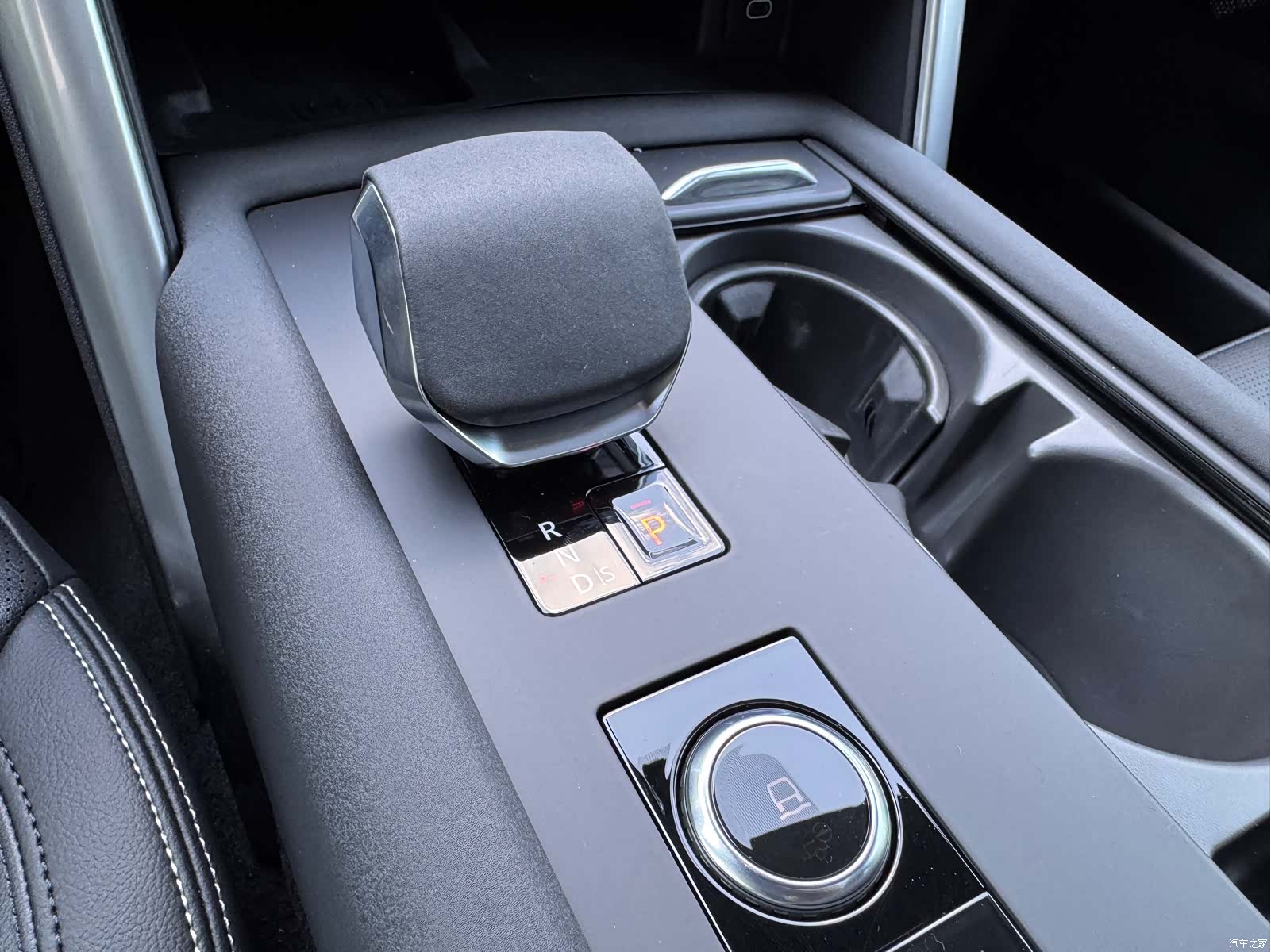 Land Rover Discovery, 2025 11