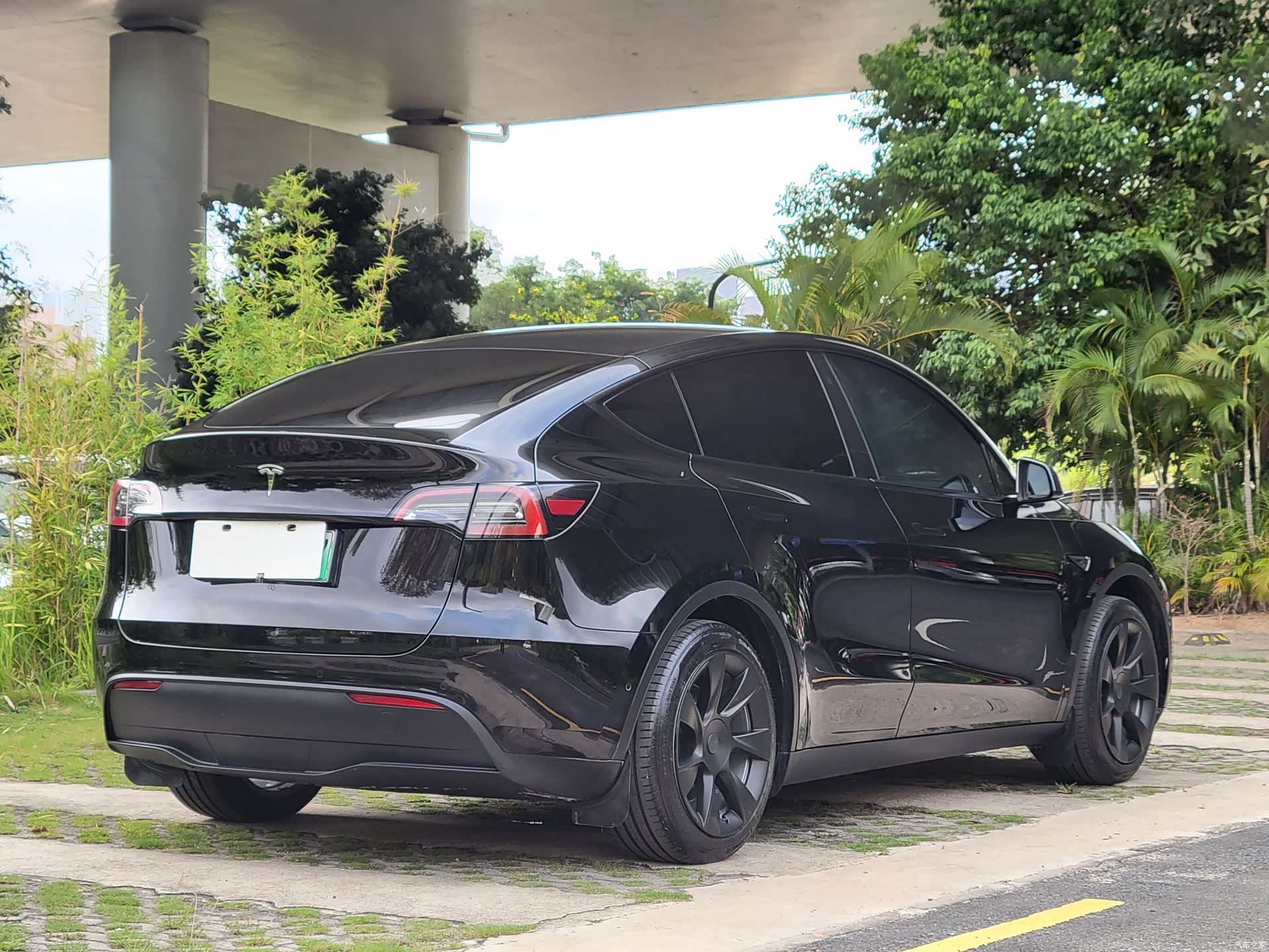 Tesla Model Y, 2023 13