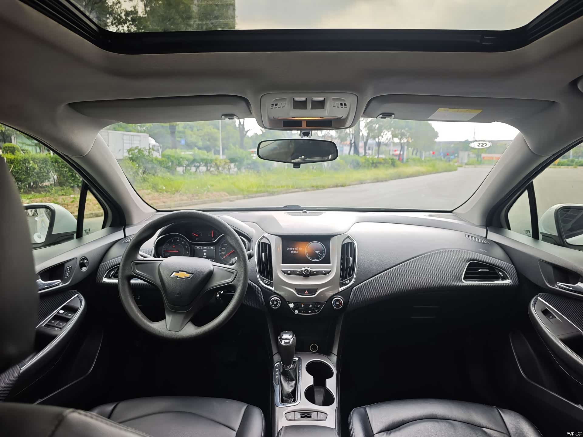 Chevrolet 320, 2017 15