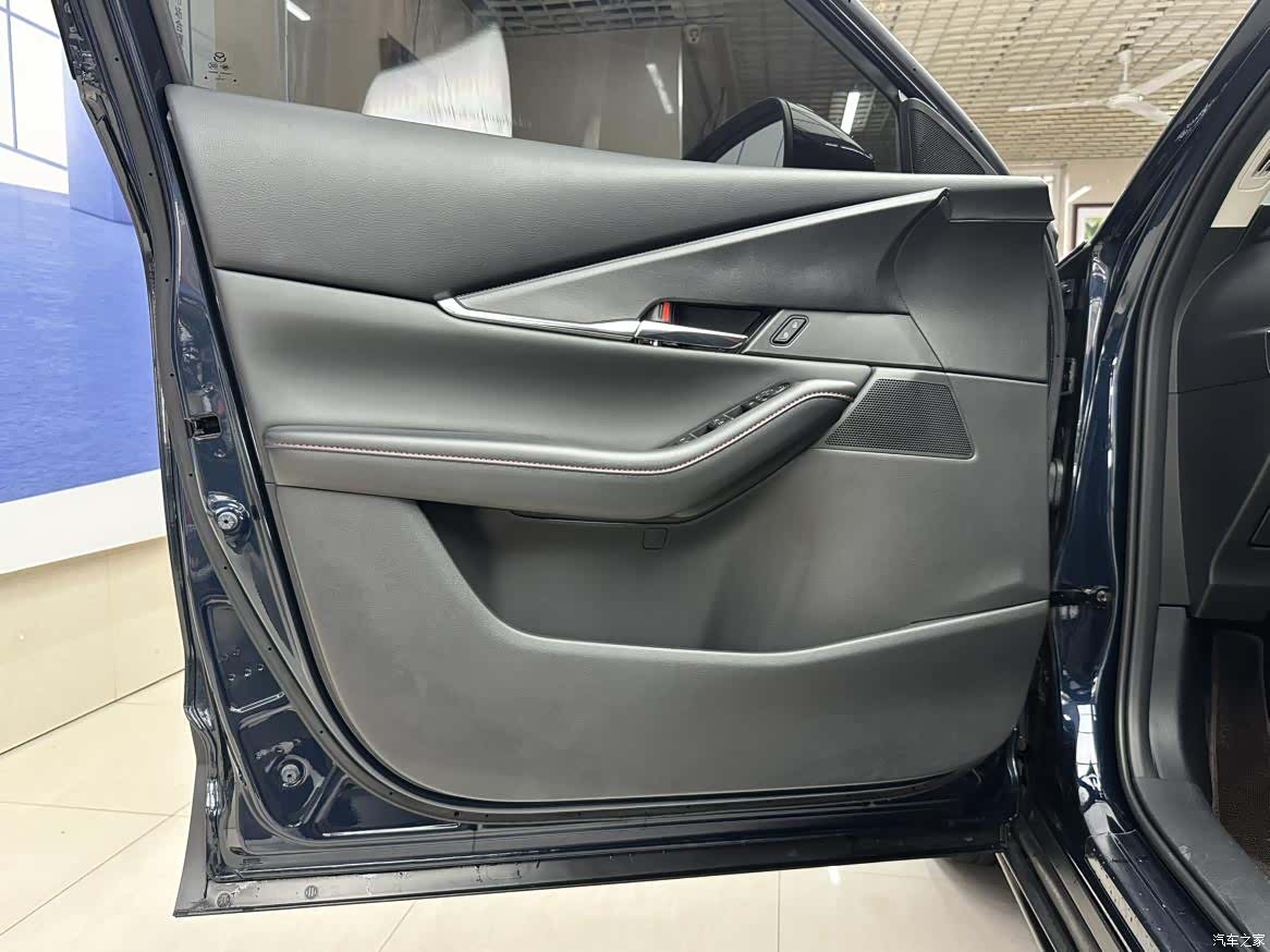 Mazda CX-30, 2022 26