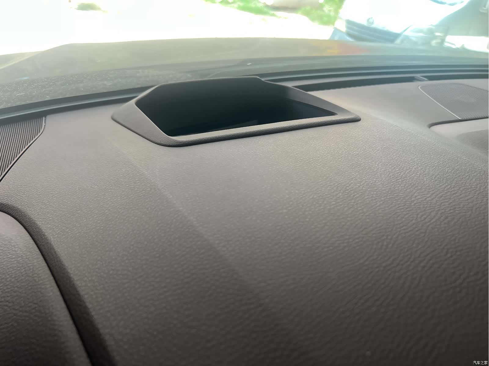 Toyota Granvia, 2023 10