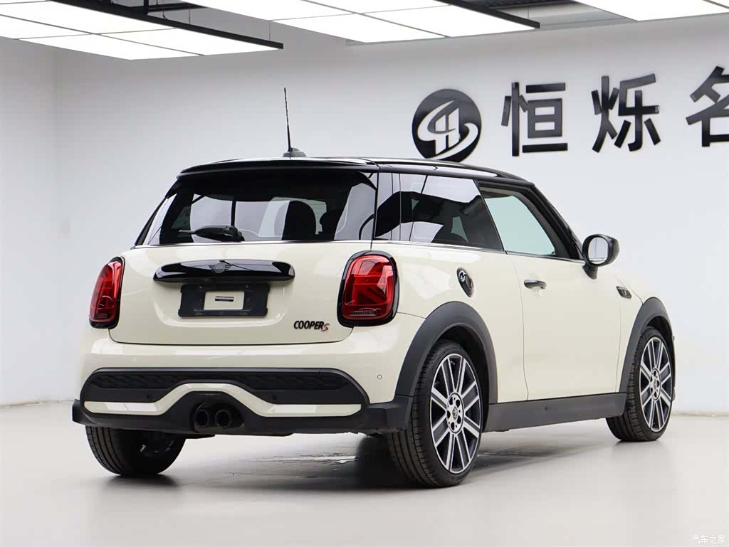 Mini Cooper, 2022 29