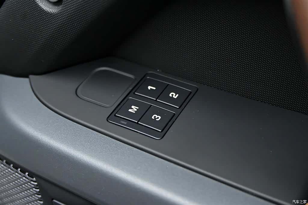 Land Rover Defender, 2024 30
