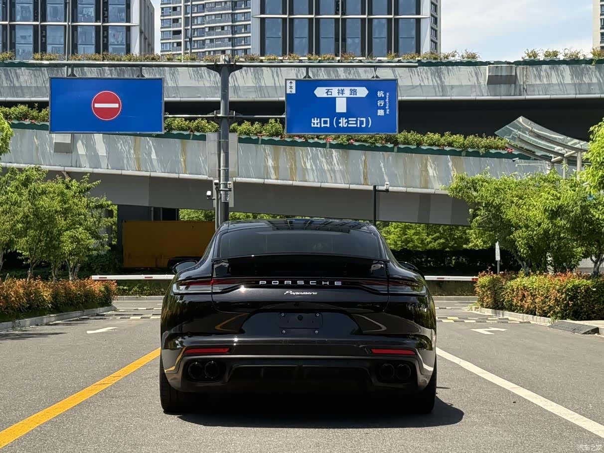 Porsche Panamera, 2023 6