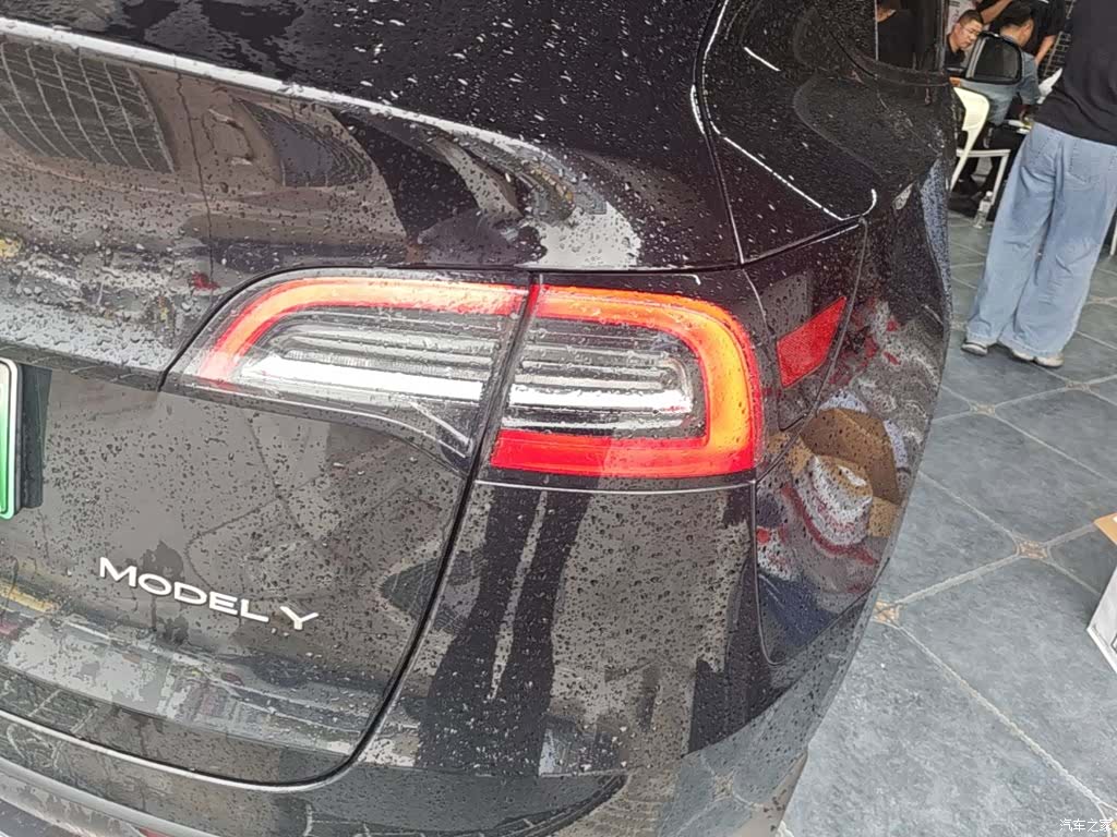 Tesla Model Y, 2023 8