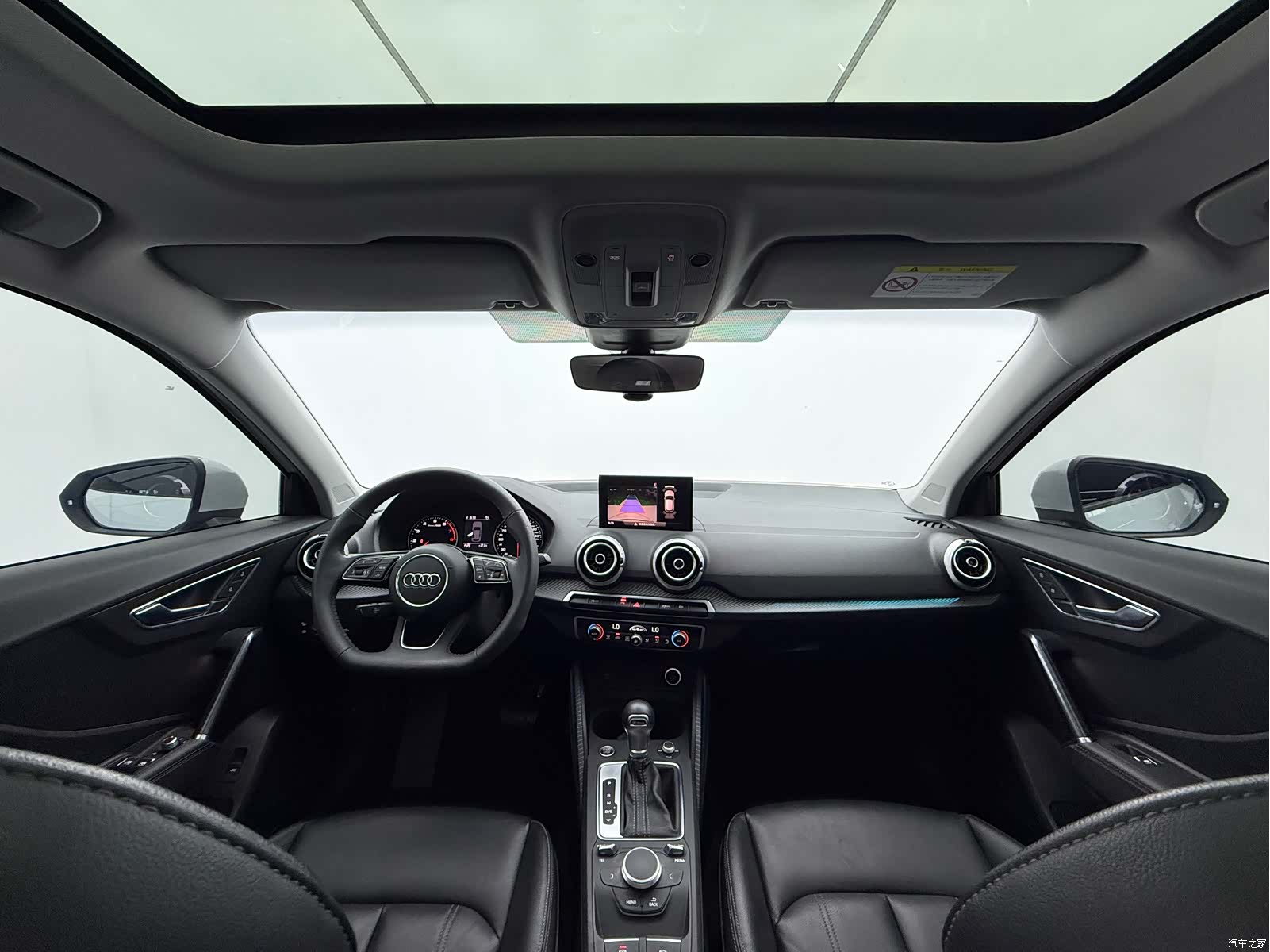 Audi Q2L, 2022 9