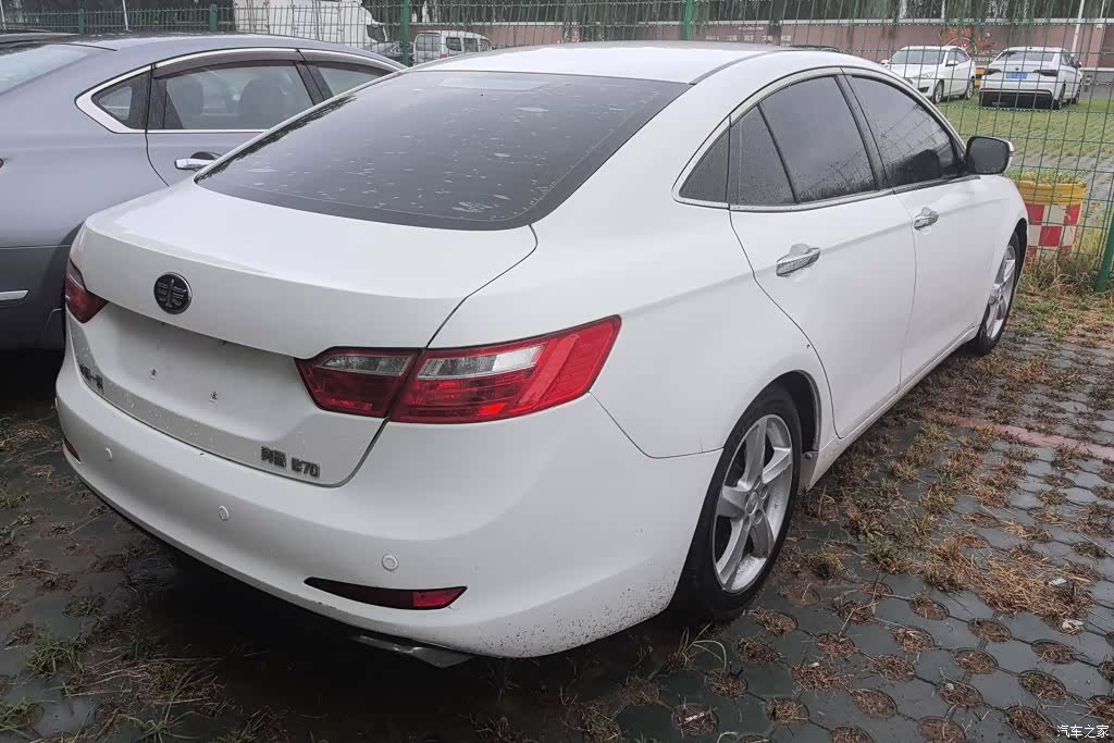 Bestune B70, 2015 3