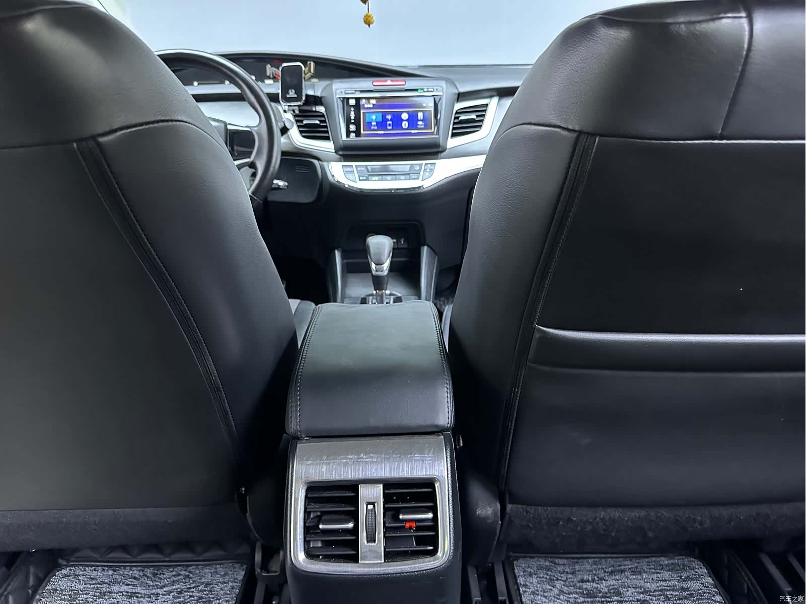 Honda Jade, 2014 10