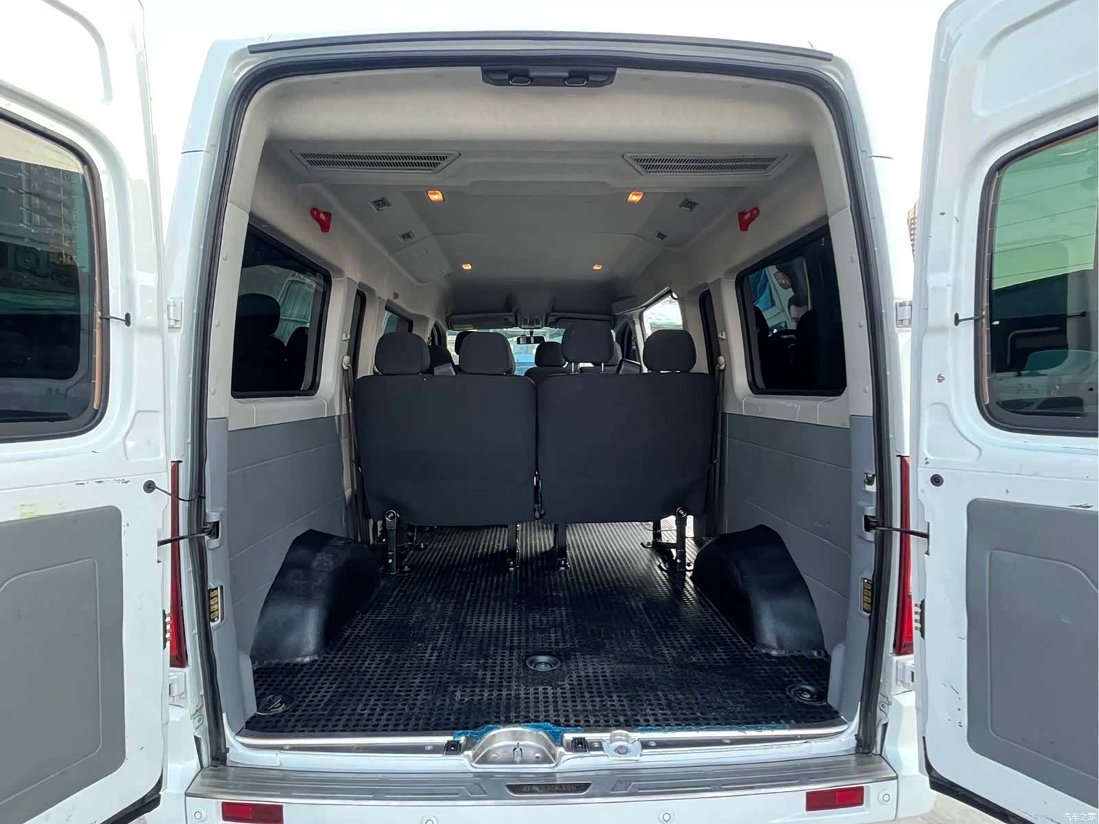 Maxus V80, 2025 13
