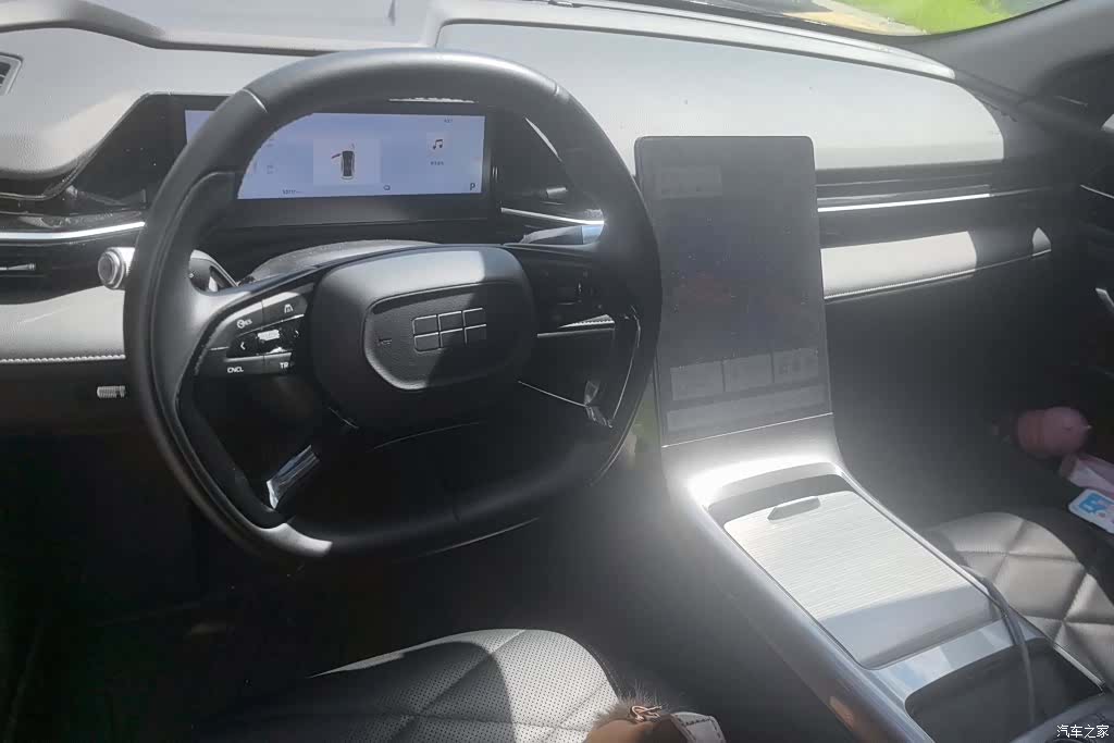Geely Galaxy L6, 2024 12