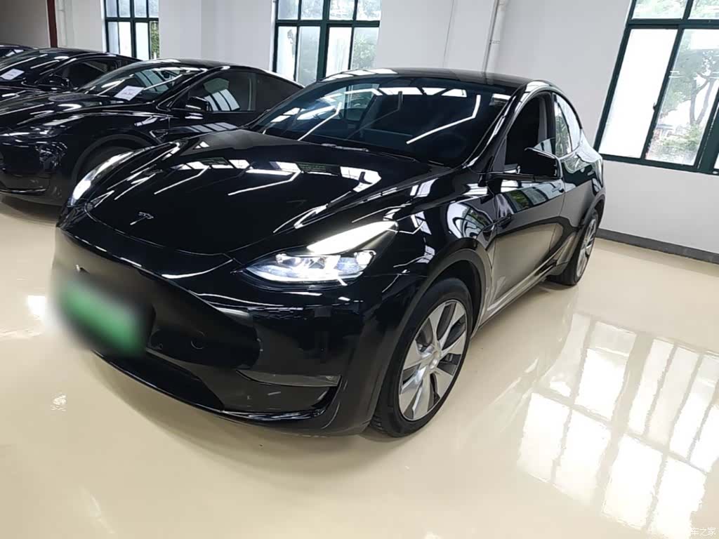 Tesla Model Y, 2023 2
