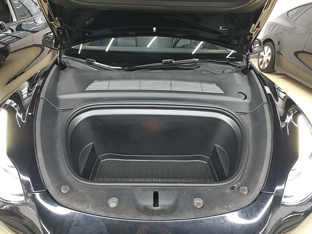 Tesla Model Y, 2023 20