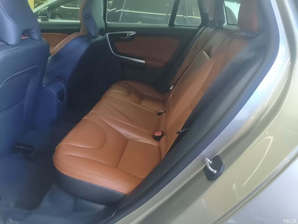 Volvo V60, 2017 17