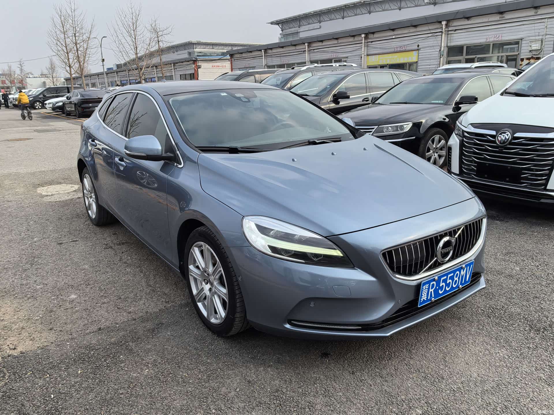 Volvo V40, 2018 3