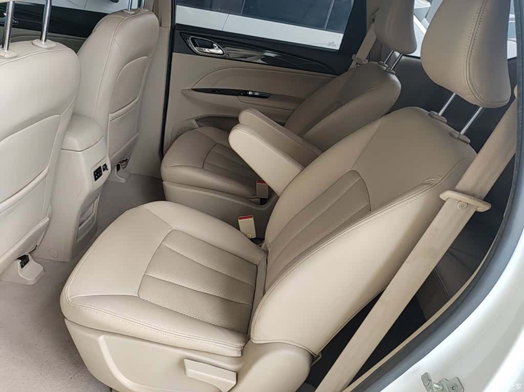 Wuling 730, 2018 17