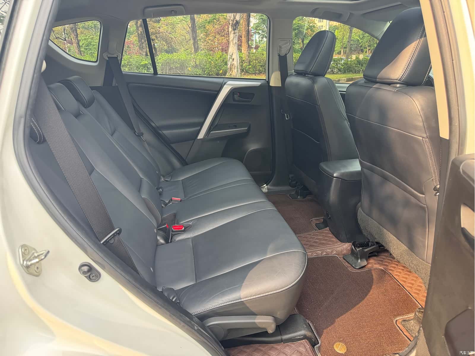 Toyota RAV4, 2017 15