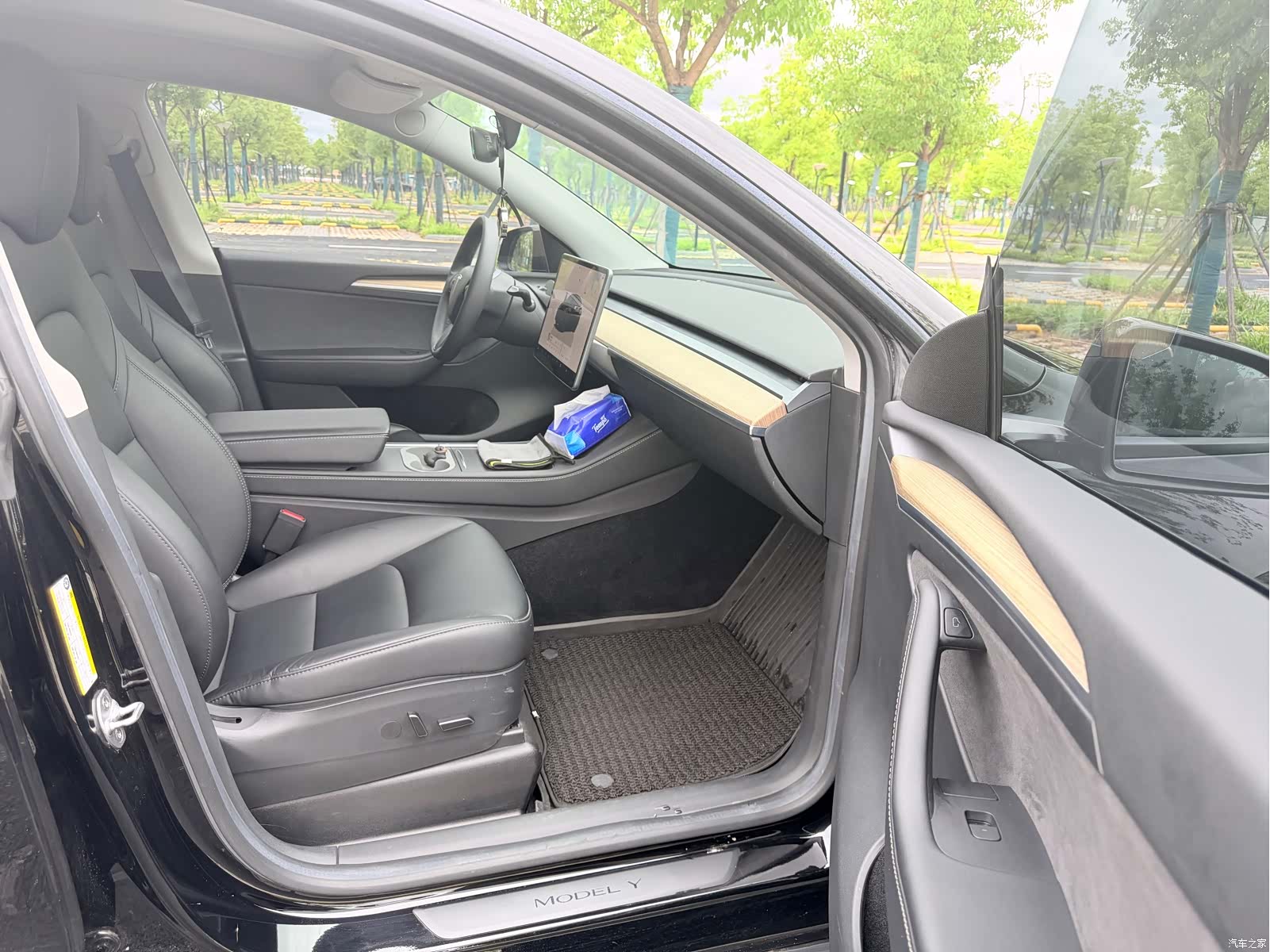 Tesla Model Y, 2023 9