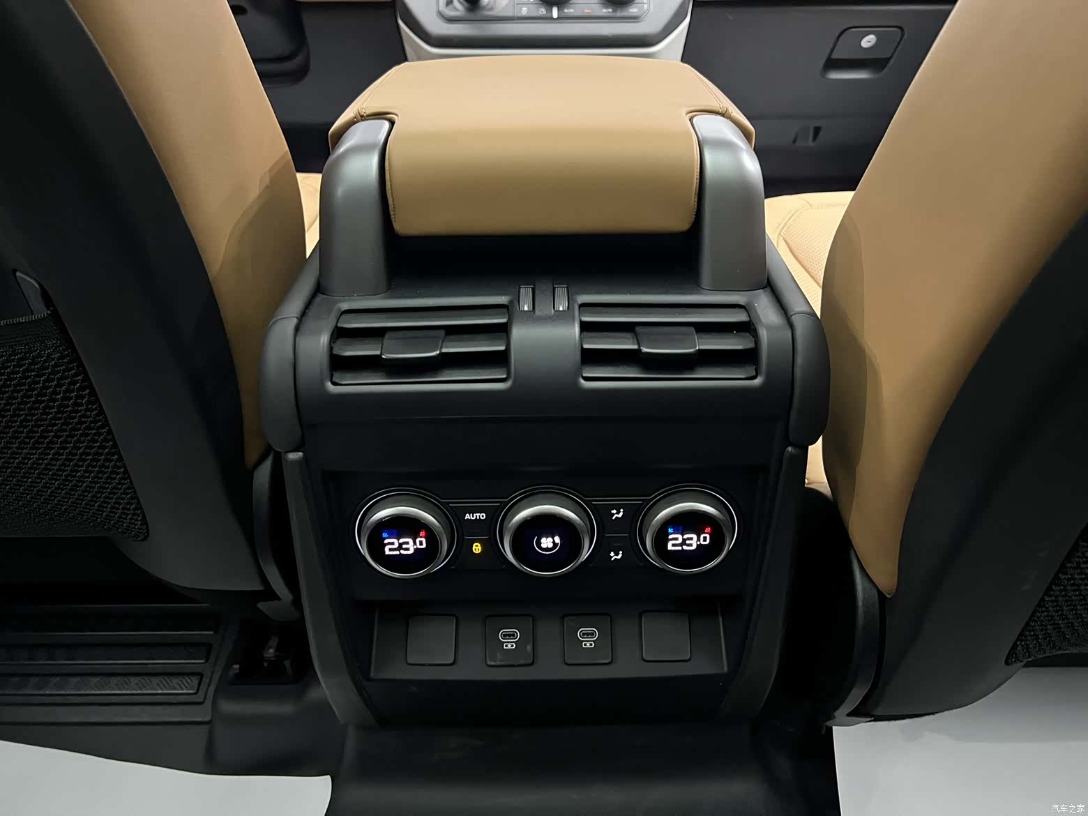 Land Rover Defender, 2024 25