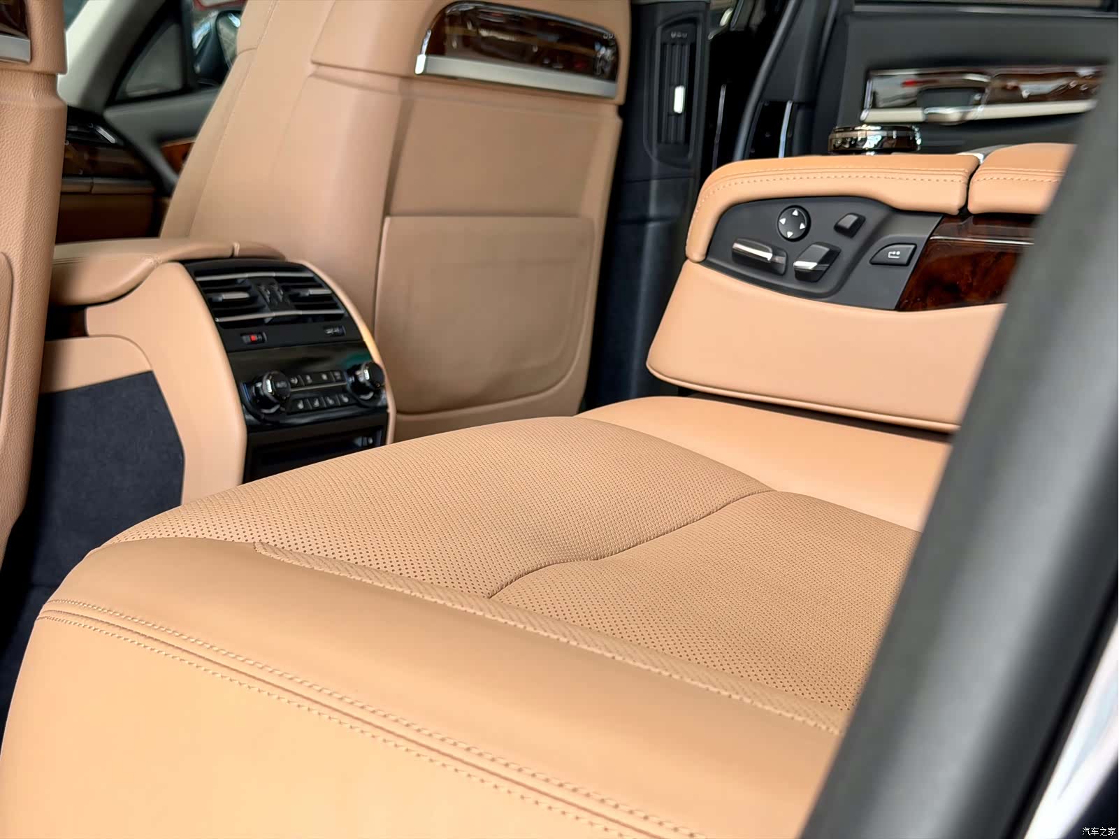 BMW 7 Series, 2014 36