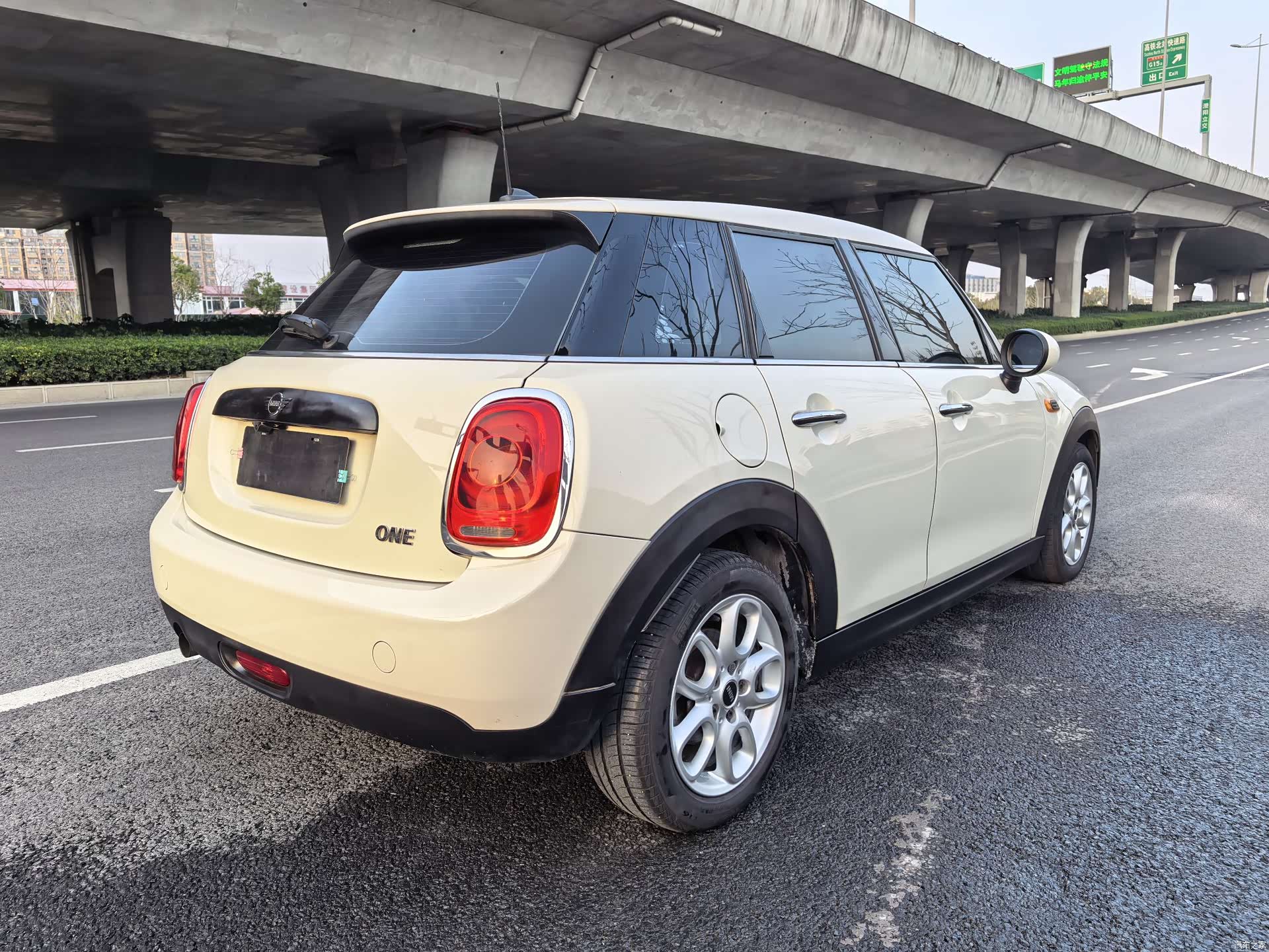 Mini ONE, 2018 15