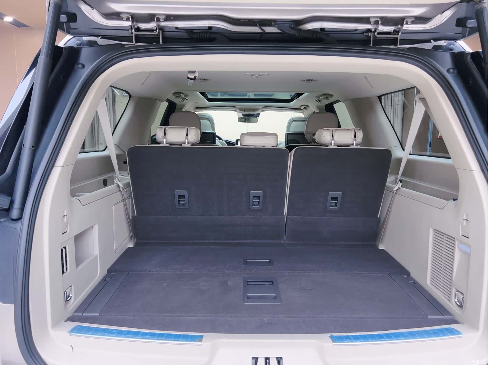 Lincoln Navigator, 2019 14