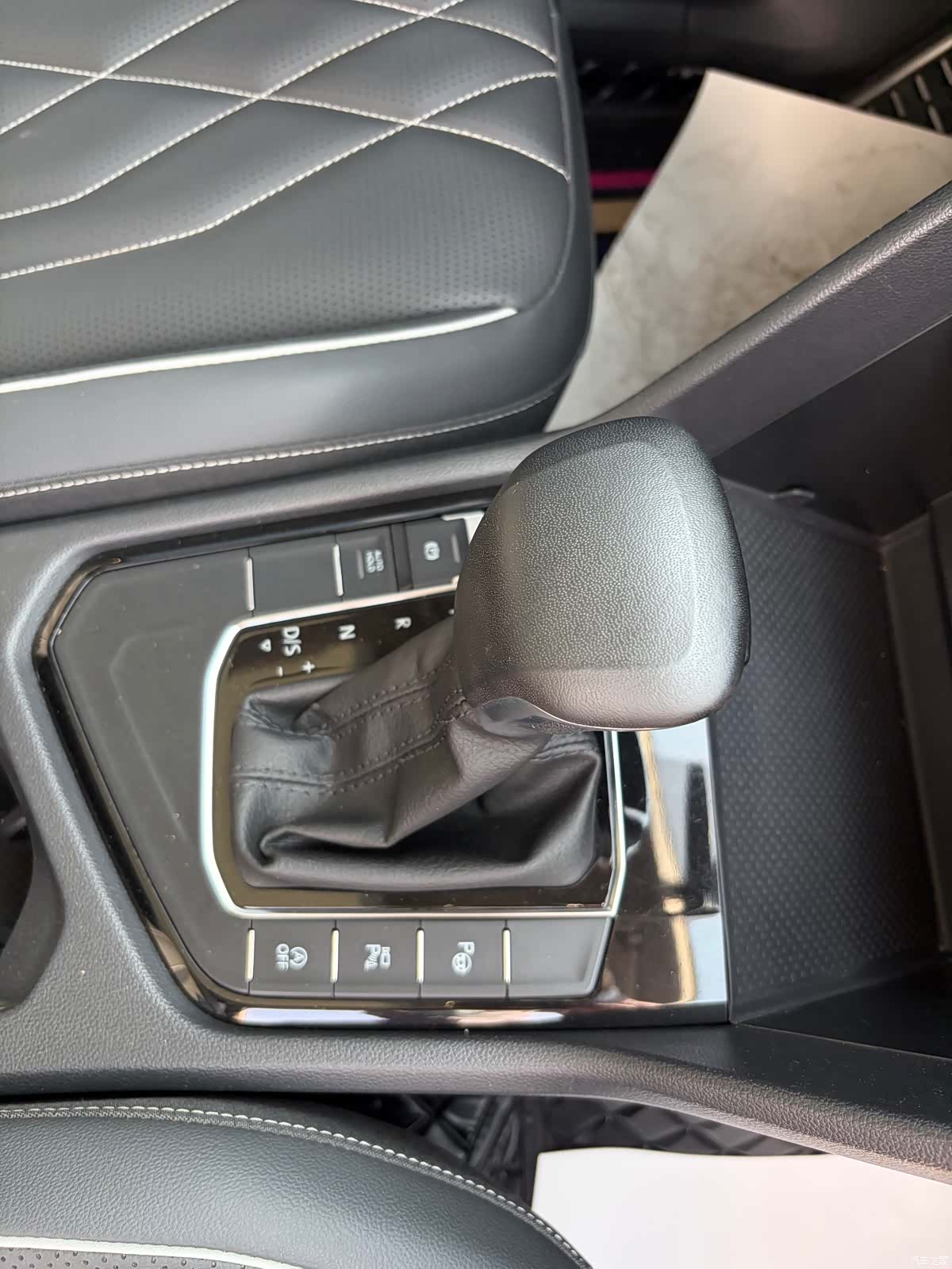 Volkswagen Tiguan L, 2024 8