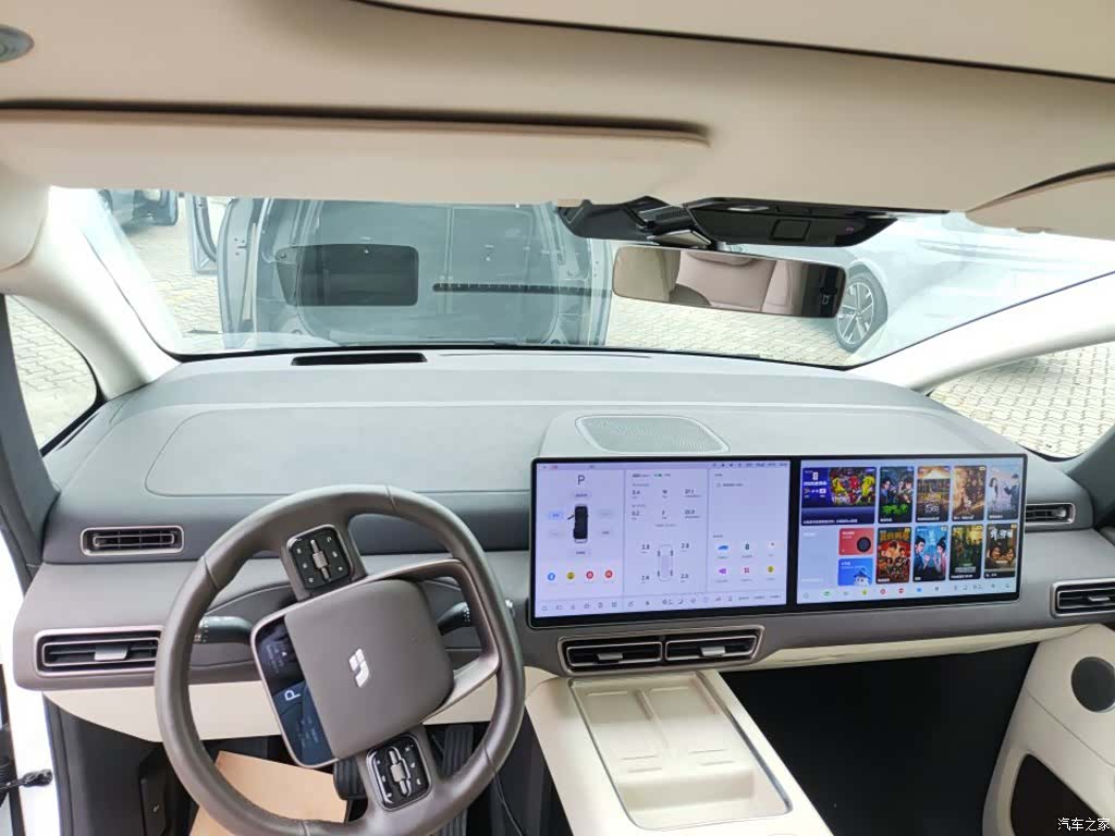 Li Auto MEGA, 2024 6