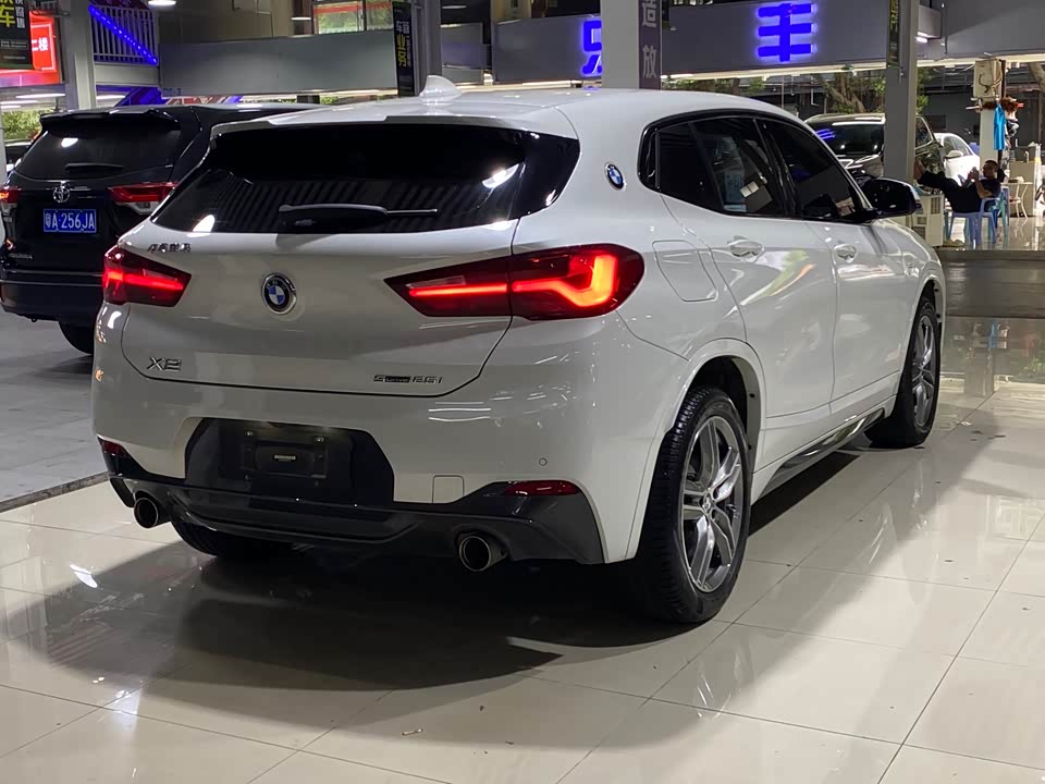 BMW X2