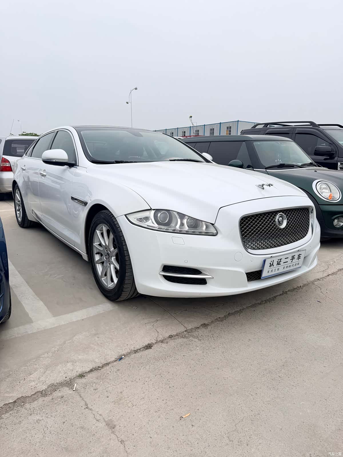 Jaguar XJ, 2012 3