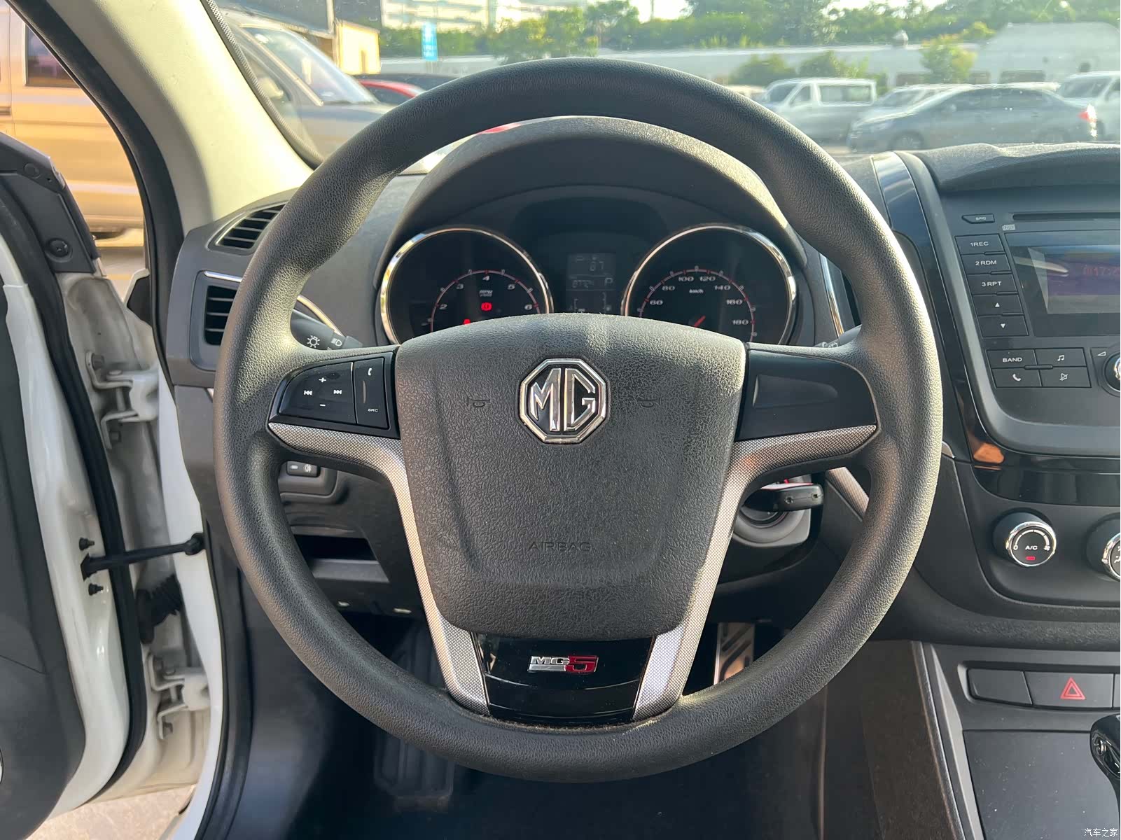 MG MG5, 2013 7
