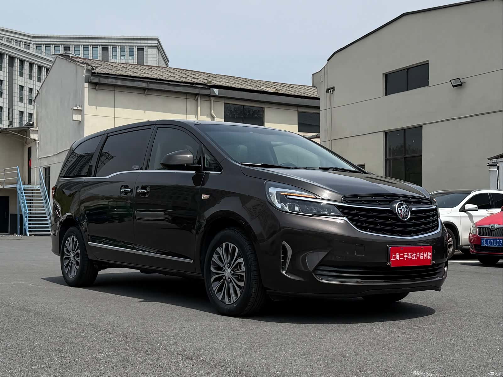 Buick GL8, 2021 3