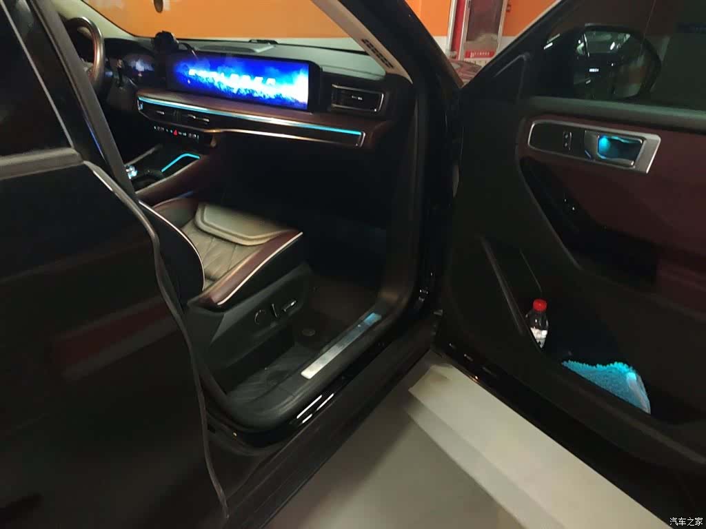 Ford Explorer, 2022 20