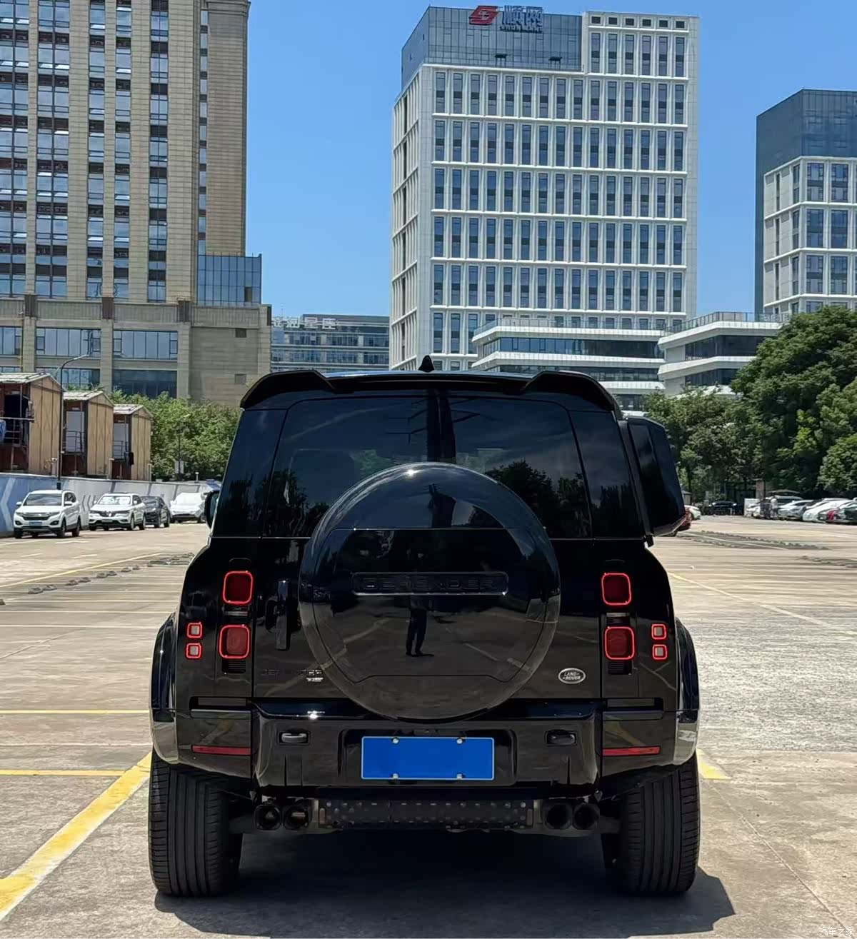 Land Rover Defender, 2023 9