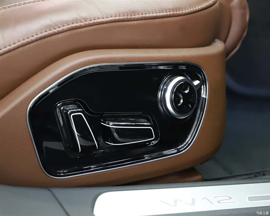 Audi A8L, 2012 25