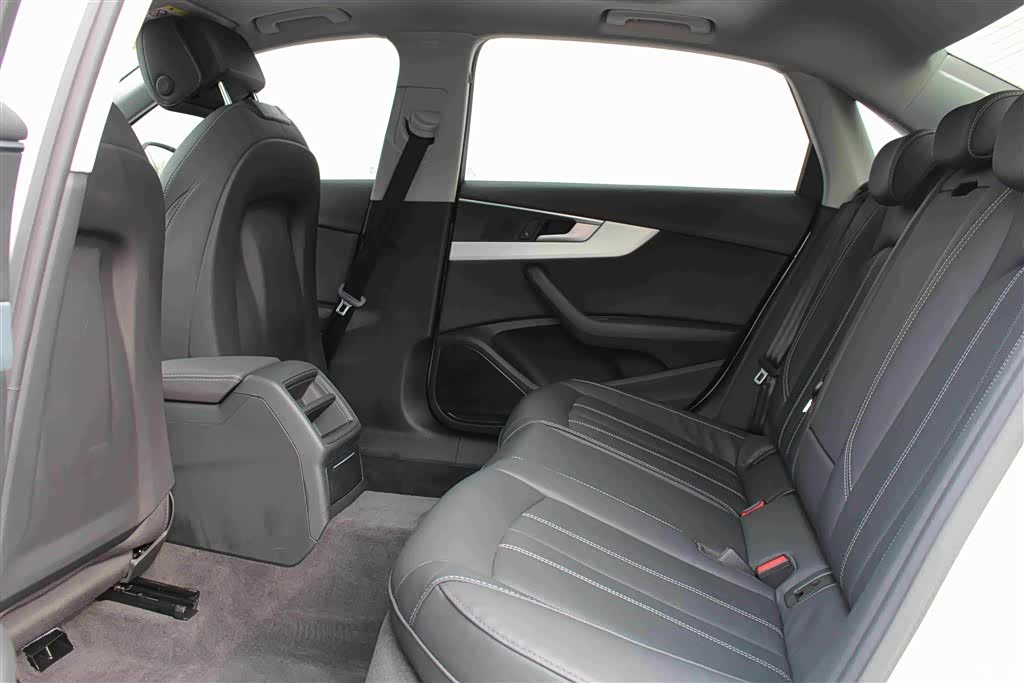 Audi A4L, 2021 12