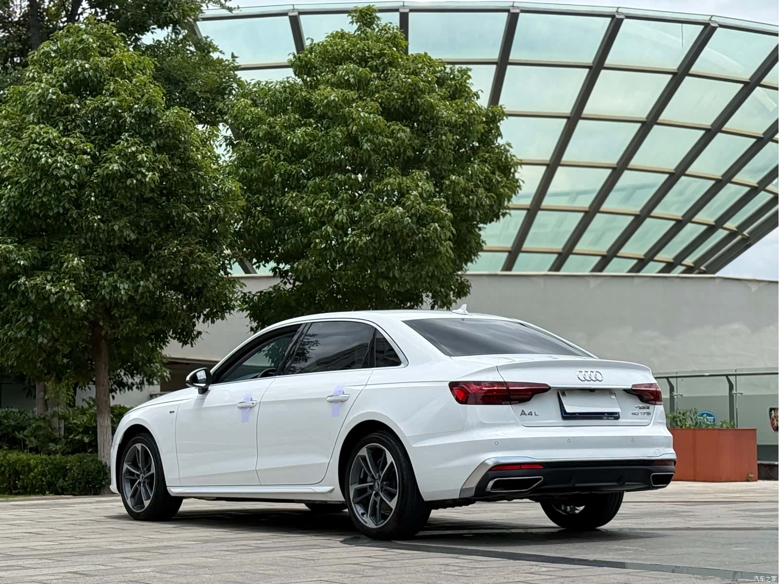 Audi A4L, 2020 9