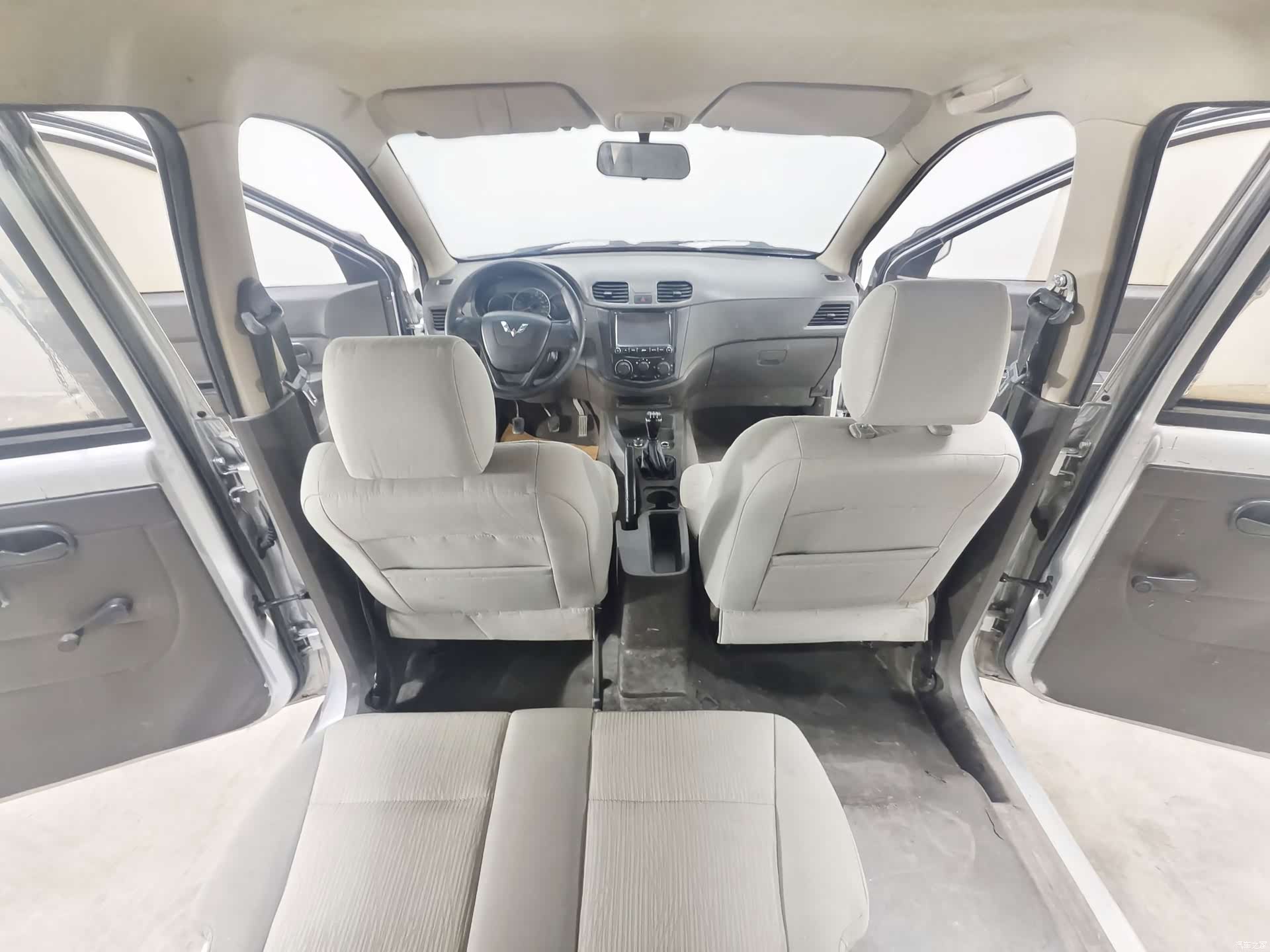 Wuling Hongguang, 2015 10