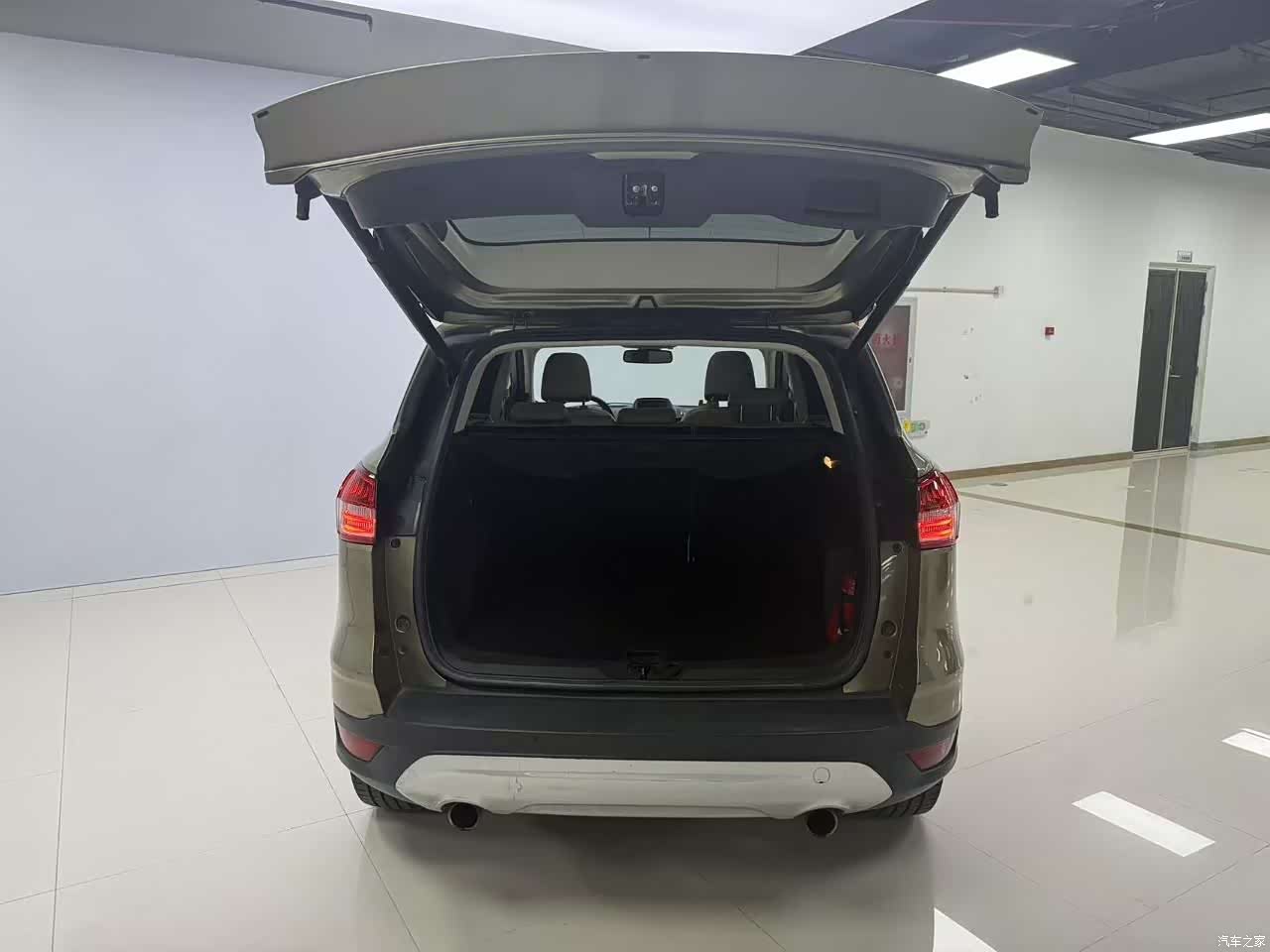 Ford Kuga, 2013 11