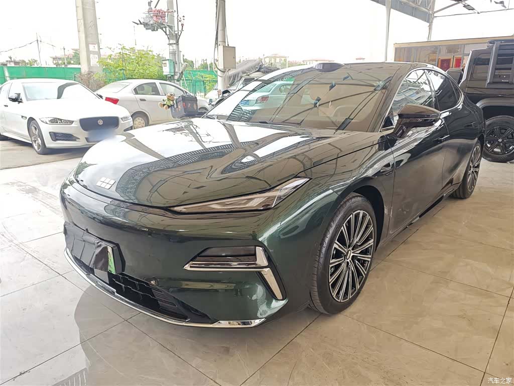 Geely 8, 2025 1