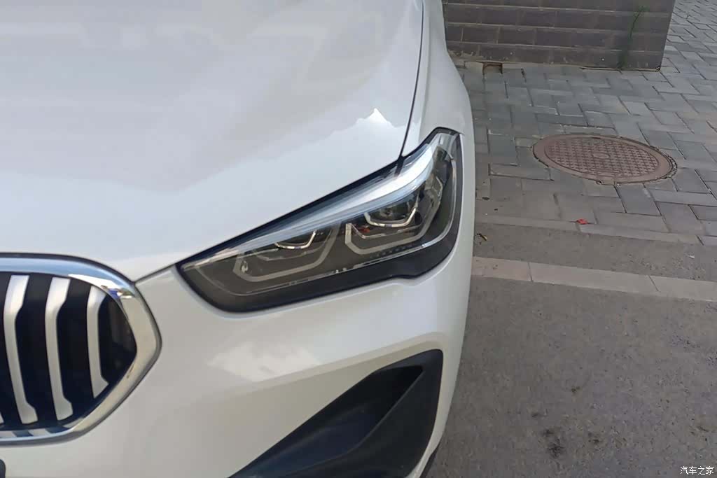 BMW X1, 2021 все фото