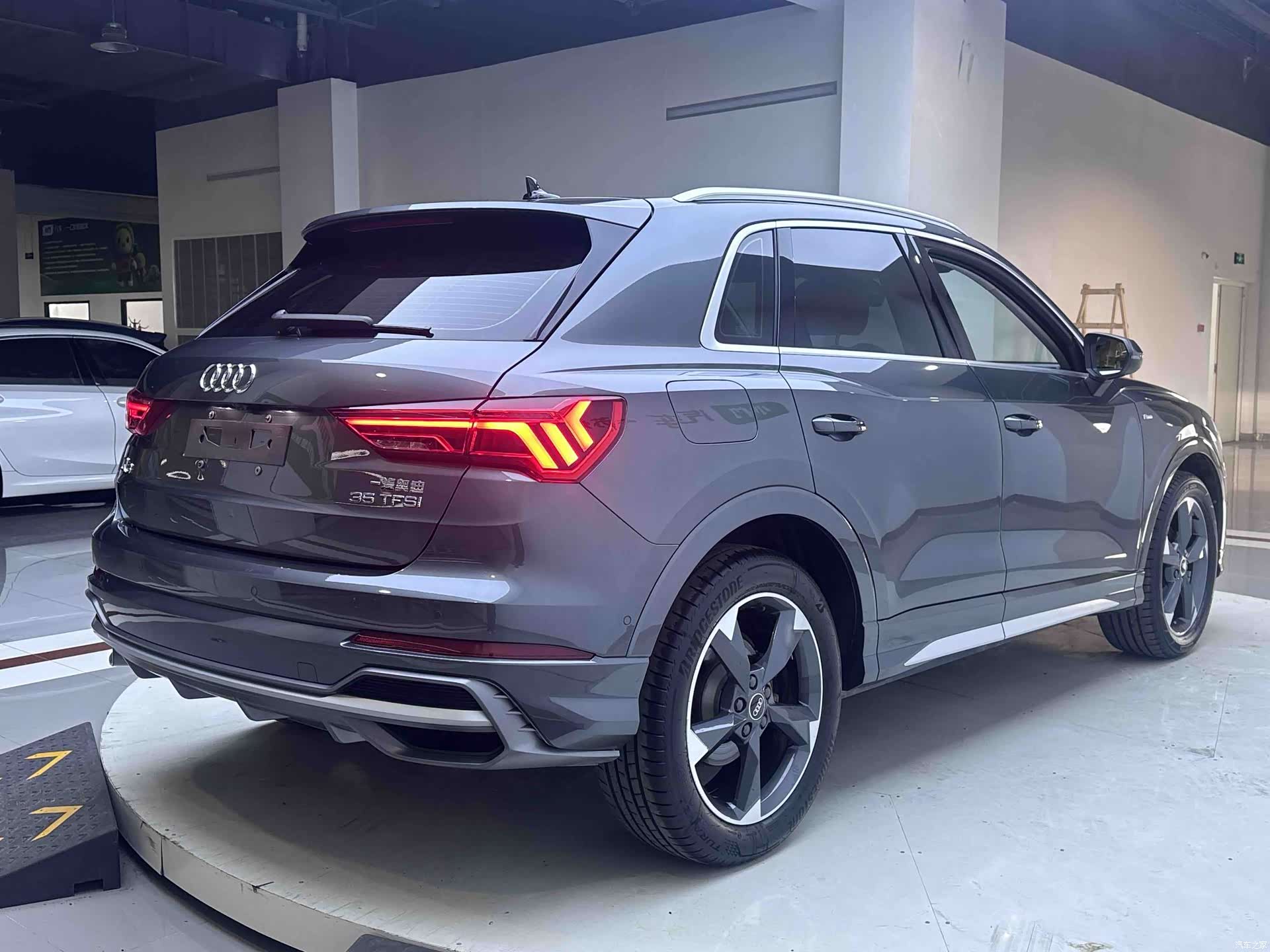 Audi Q3, 2022 6