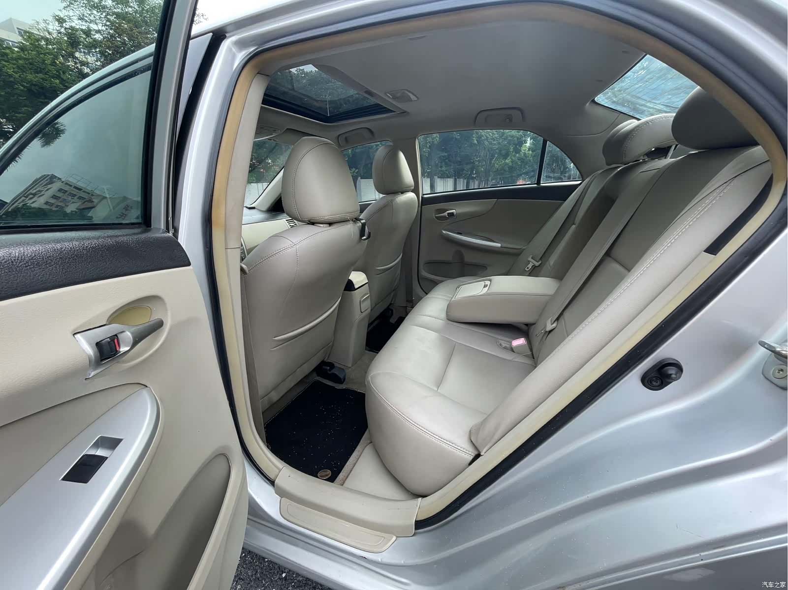 Toyota Corolla, 2011 7