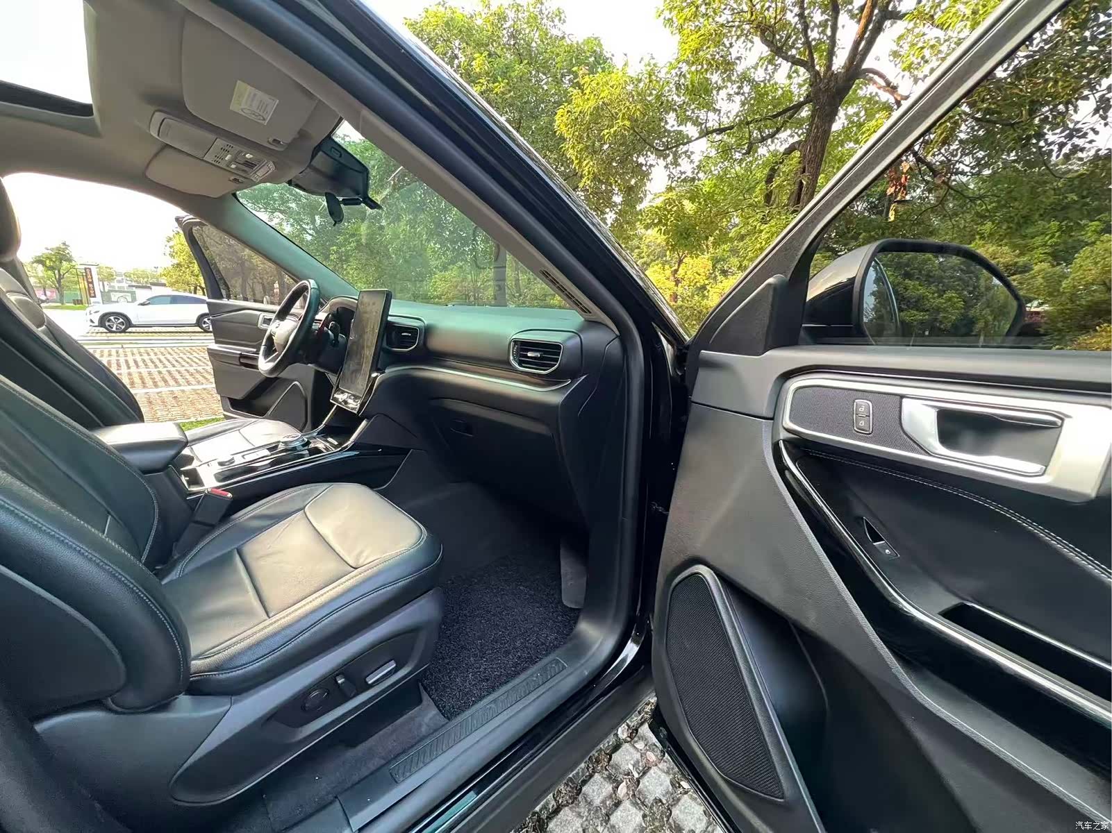 Ford Explorer, 2021 14