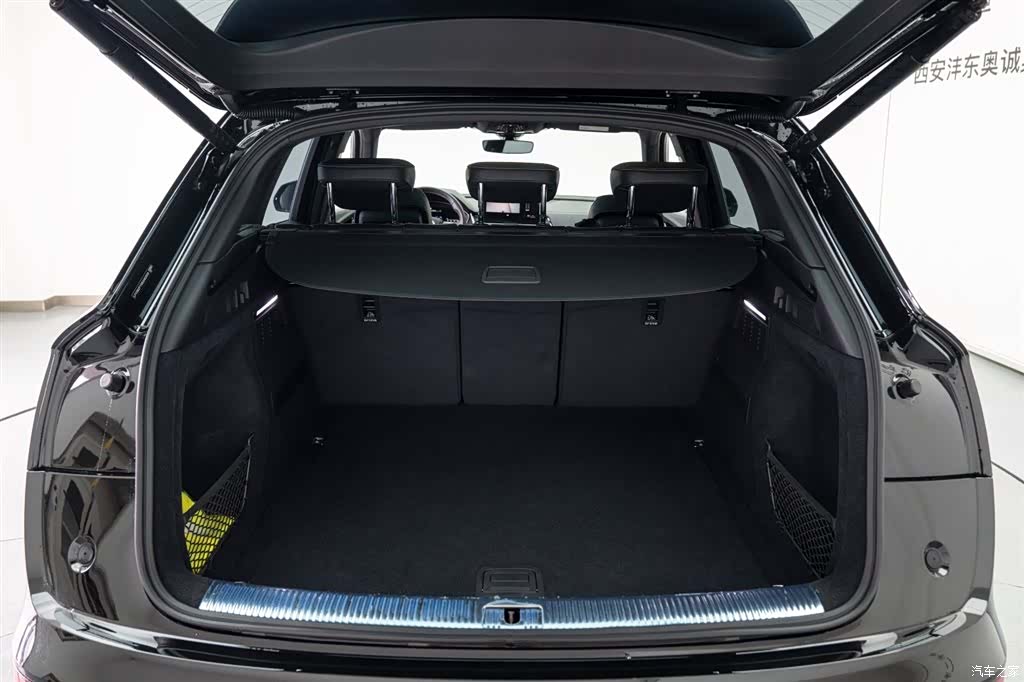 Audi Q5L, 2025 9